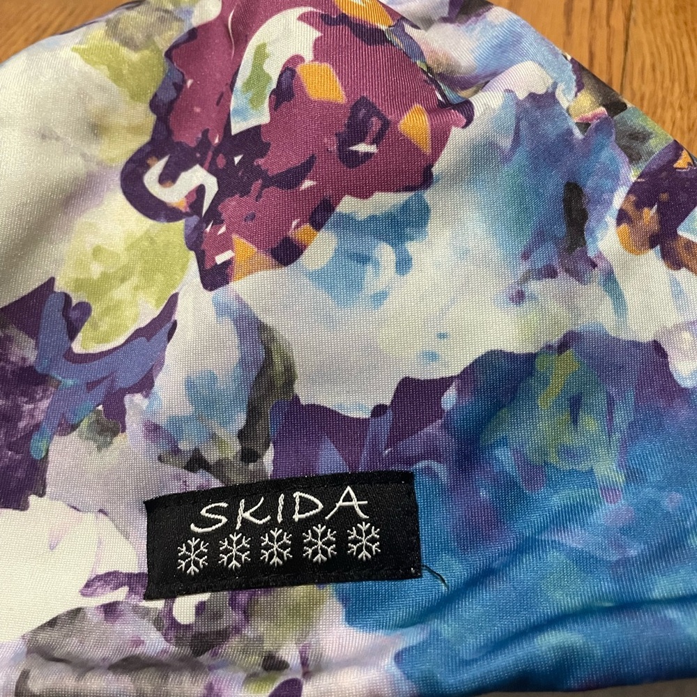 Skida Alpine purple flower beanie hat